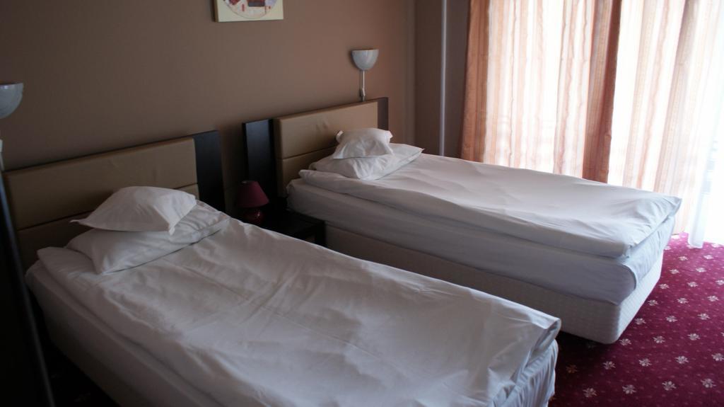Pensiunea Novis Iasi Zimmer foto