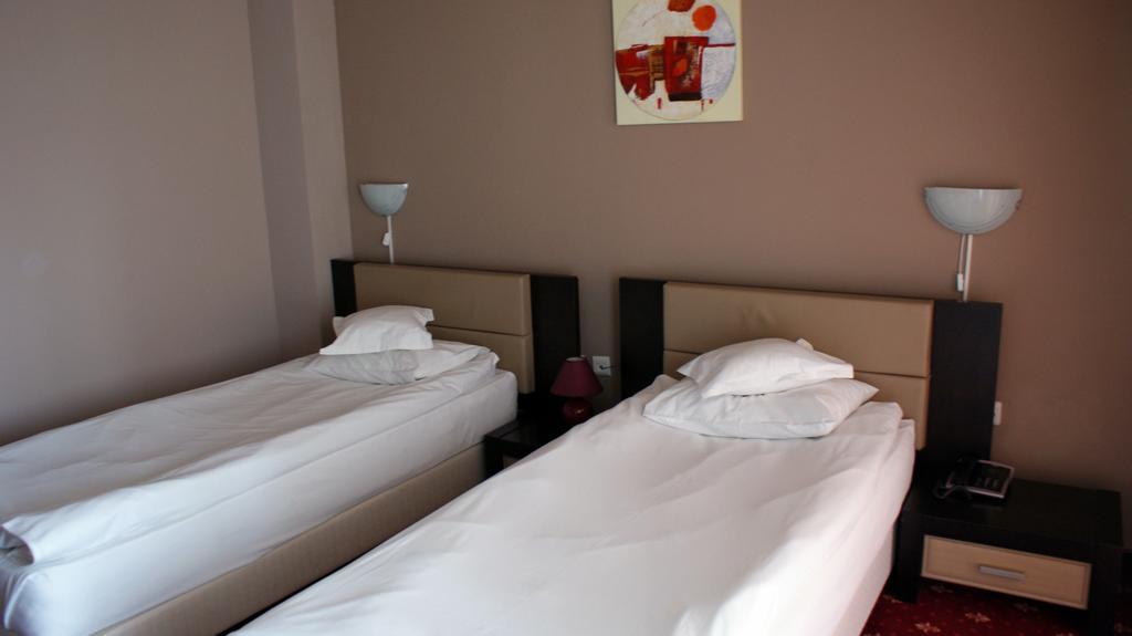 Pensiunea Novis Iasi Zimmer foto