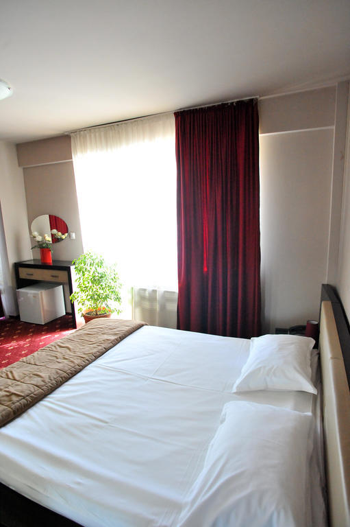 Pensiunea Novis Iasi Zimmer foto